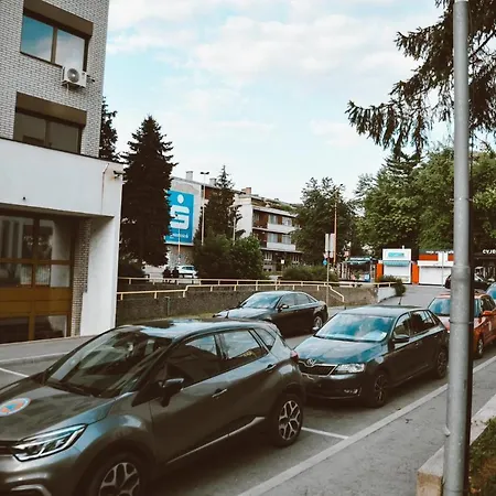 Διαμέρισμα Nei *